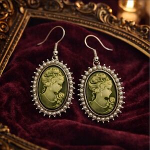 🕯️ Victorian Pearl Cameo Earrings – Olive Heirloom